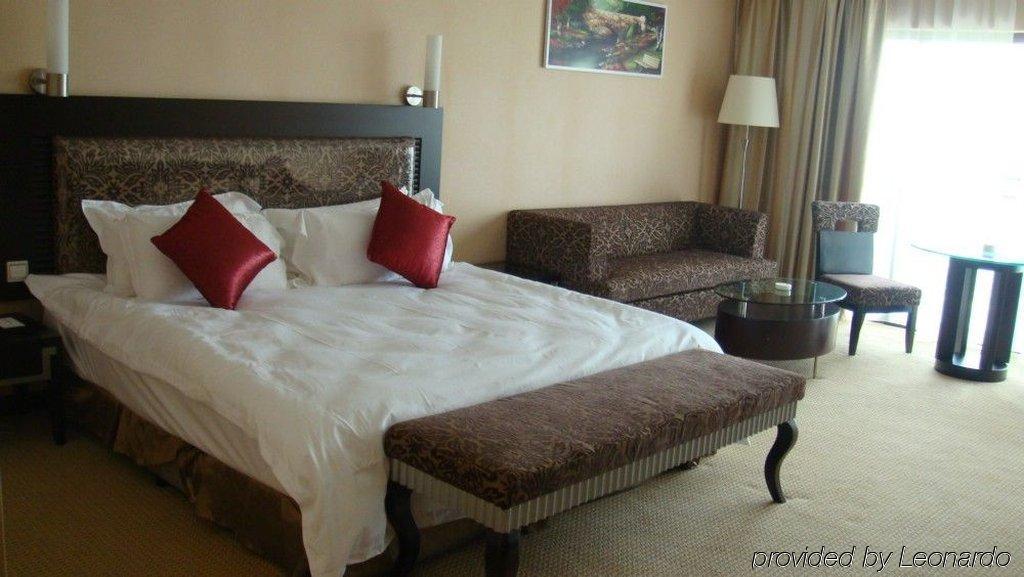 Yitel 4*