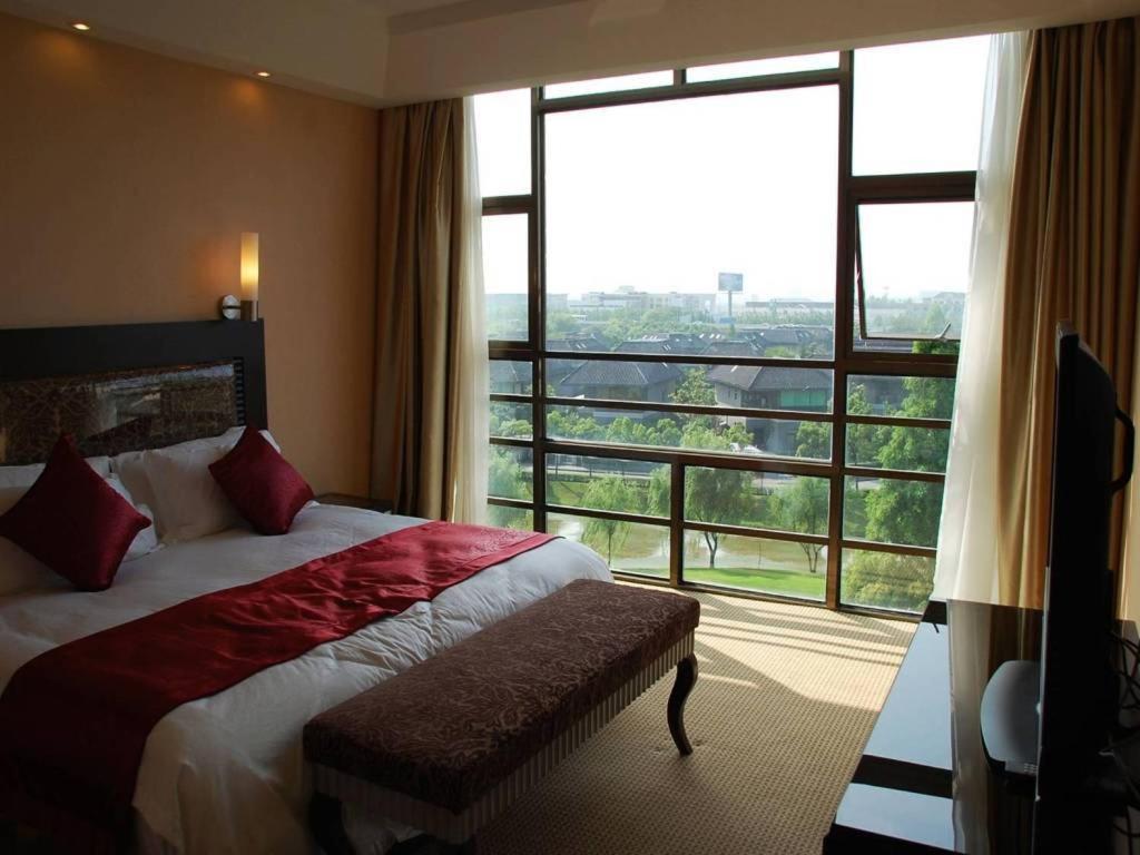 Yitel 4*
