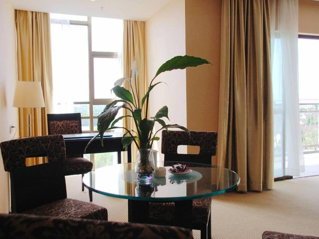Yitel Khách sạn 4*
